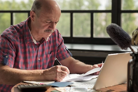 Tips for Helping Seniors Manage Important Paperwork