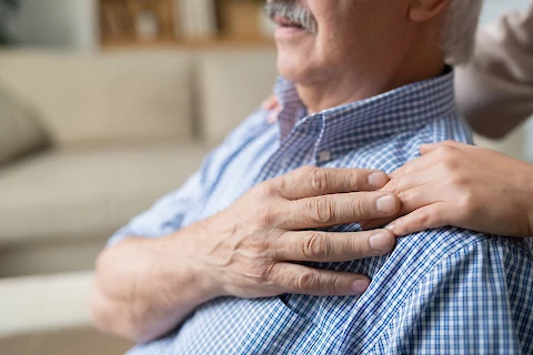 Should You Convince Your Elderly Parents to Move Home?