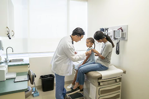 How to Talk to Extended Family About Getting Flu Shots and Vaccines Before the Holidays